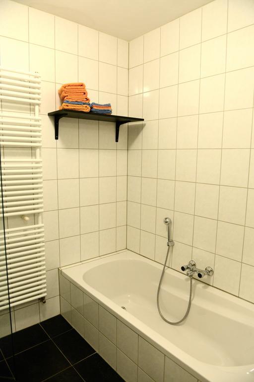 Appartementen Verhuur De Trijehoek Stiens Exterior photo